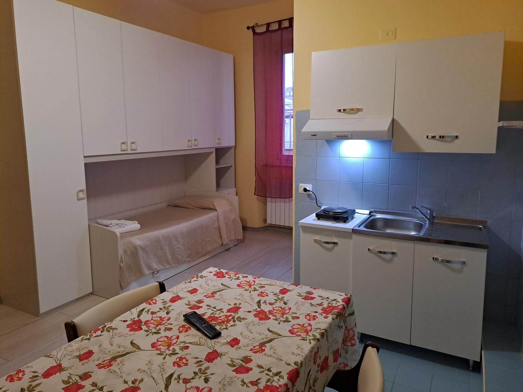 Giappone Inn Flat リヴォルノ エクステリア 写真