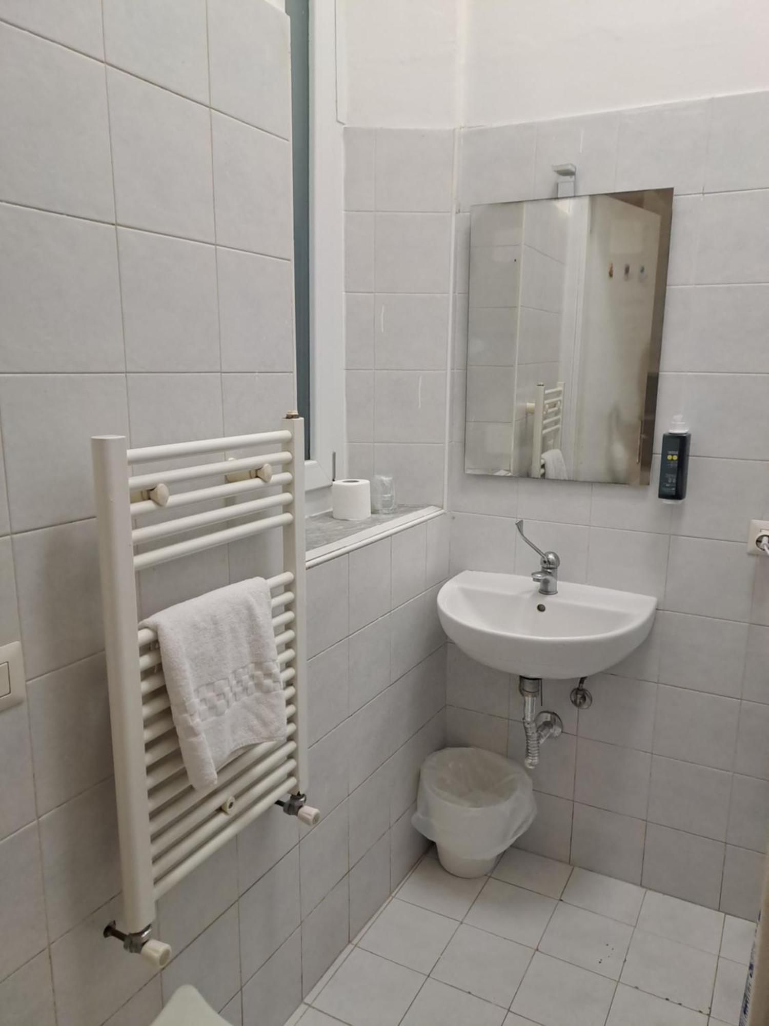 Giappone Inn Flat リヴォルノ エクステリア 写真